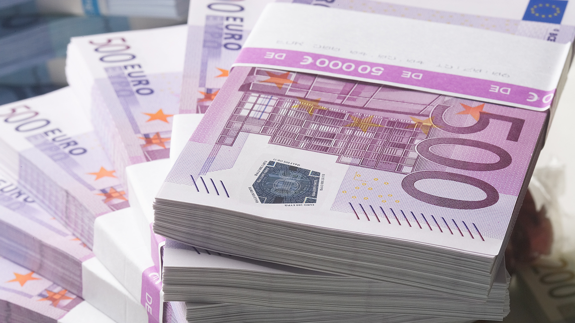 Die Lump Sum-Finanzierung, Symbolbild (Bündel Geldscheine)